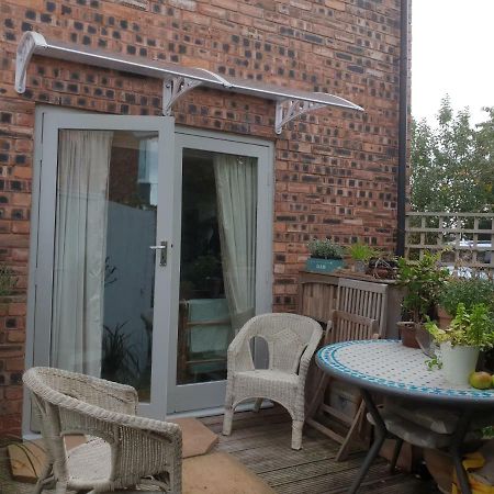The Garden Room, Pets, Fridge Tv Chester Exterior photo